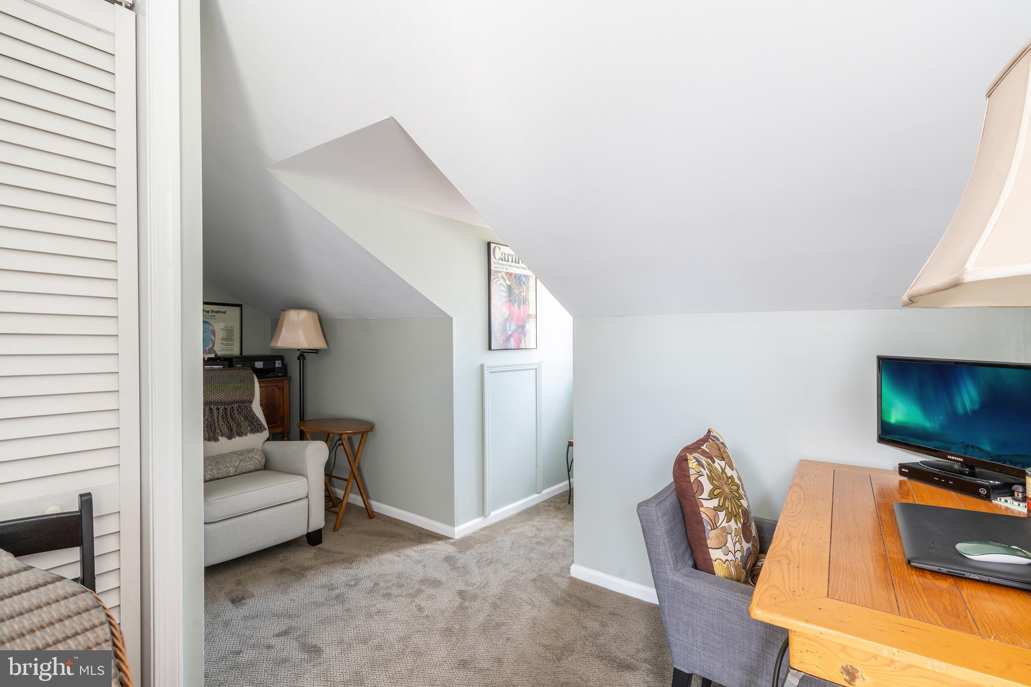230 Queen STREET Unit: A