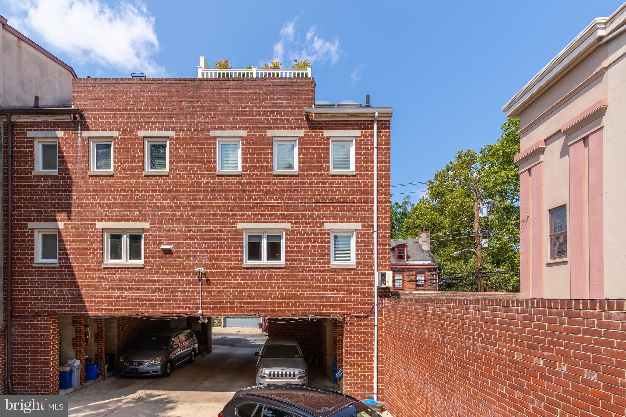 230 Queen STREET Unit: A