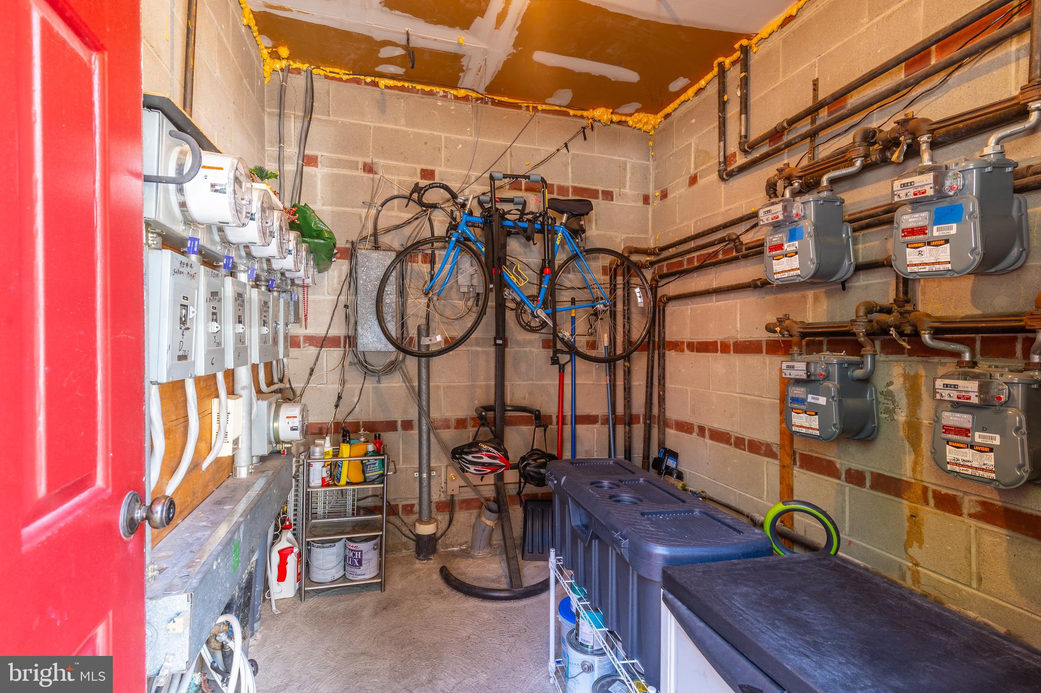 230 Queen STREET Unit: A