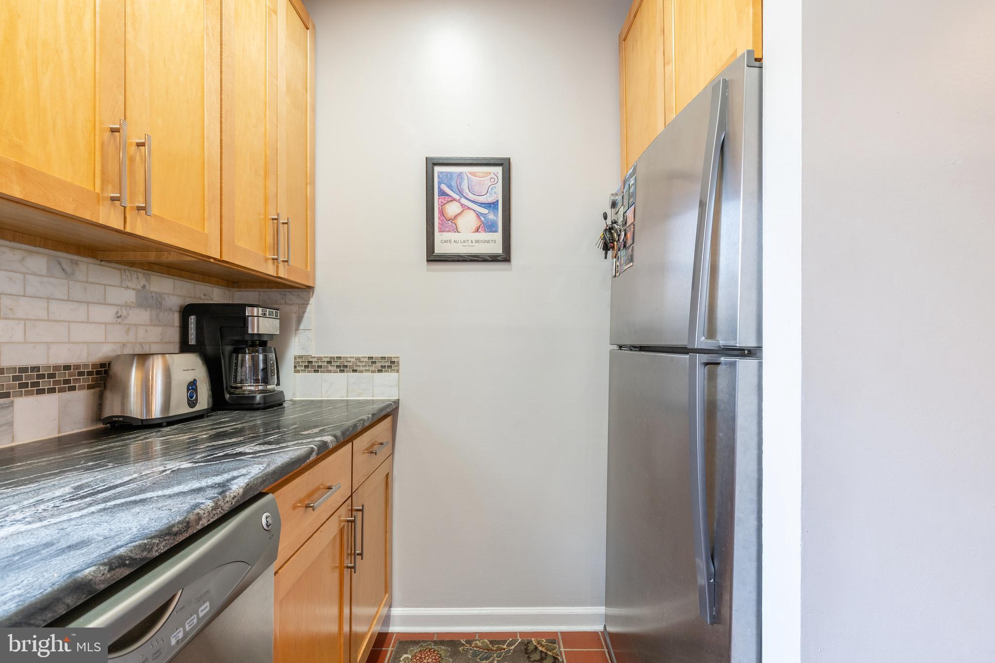 230 Queen STREET Unit: A