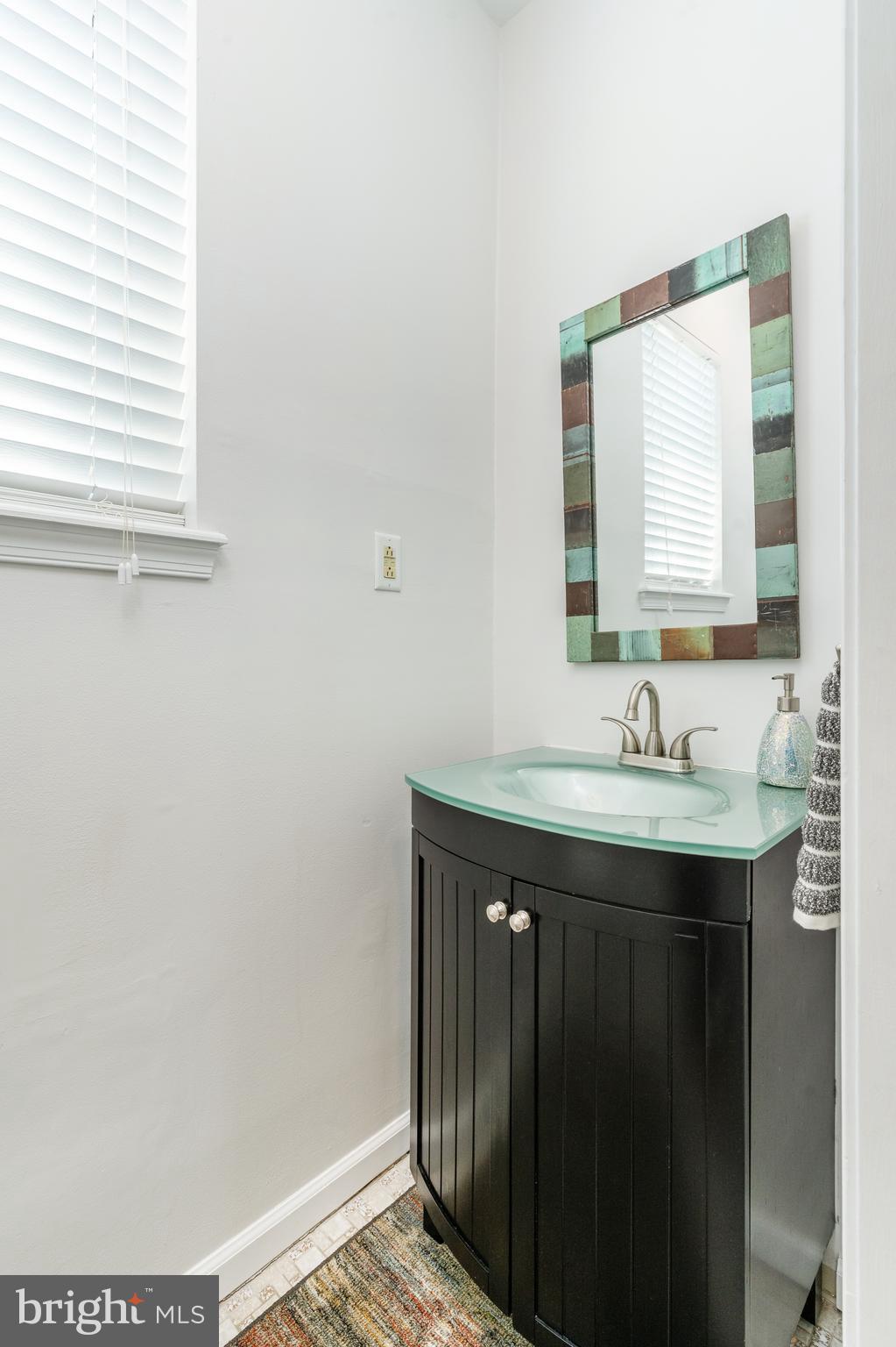230 Queen STREET Unit: A