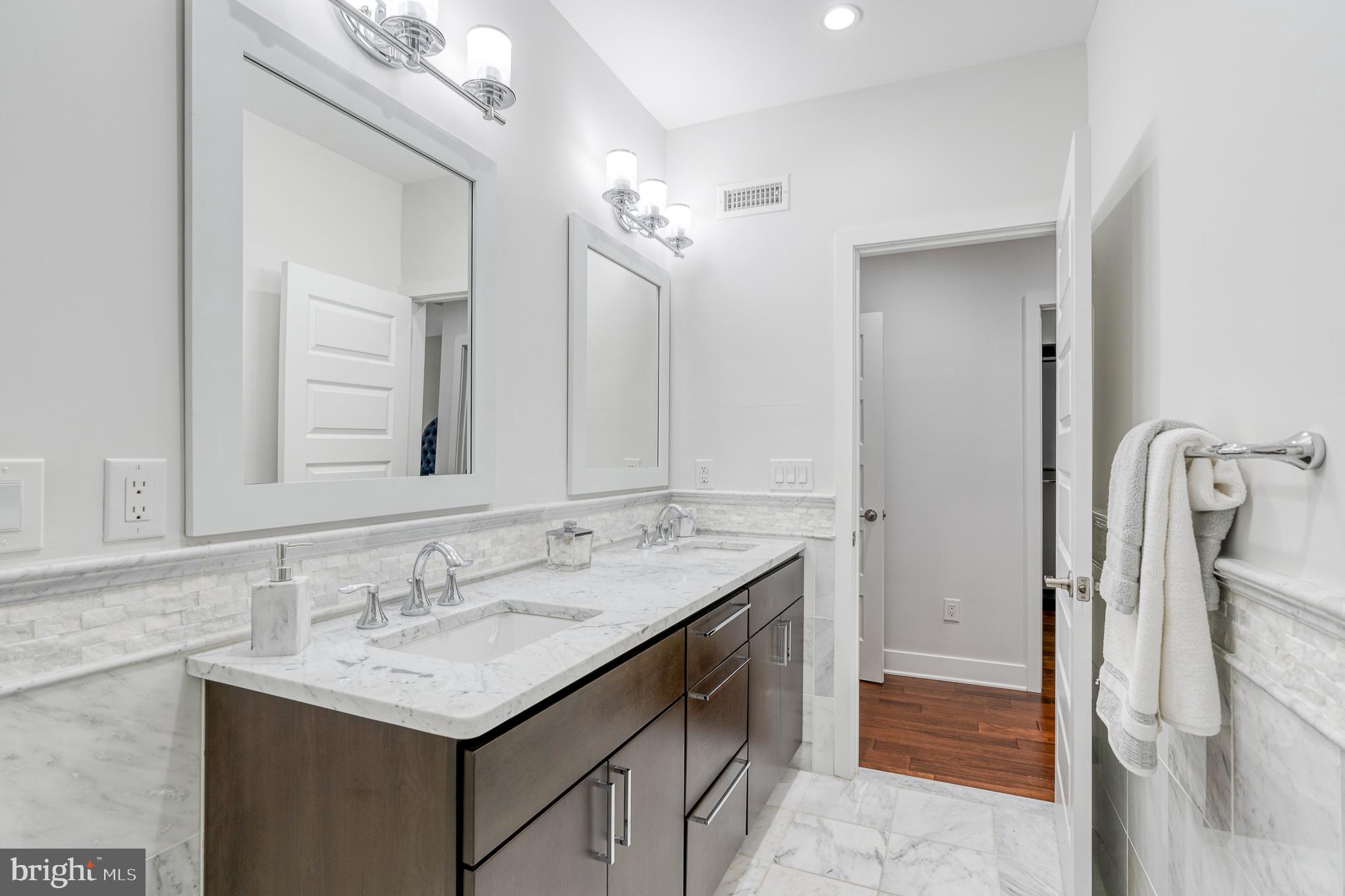 519 Bainbridge STREET Unit: B1