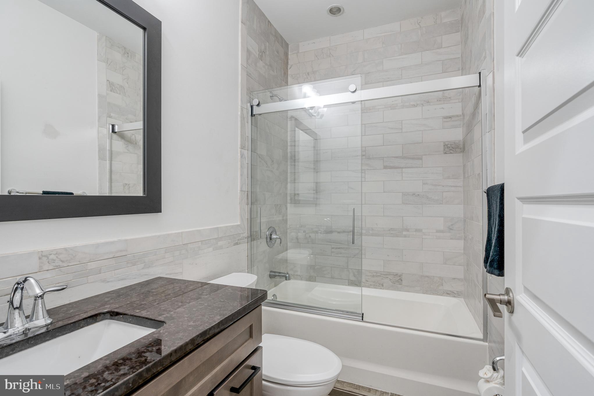519 Bainbridge STREET Unit: B1