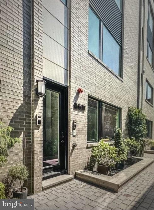 519 Bainbridge STREET Unit: B1