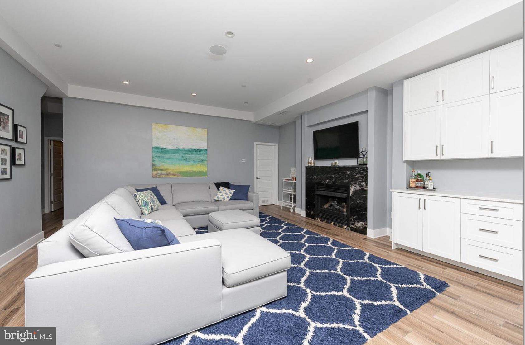 519 Bainbridge STREET Unit: B1