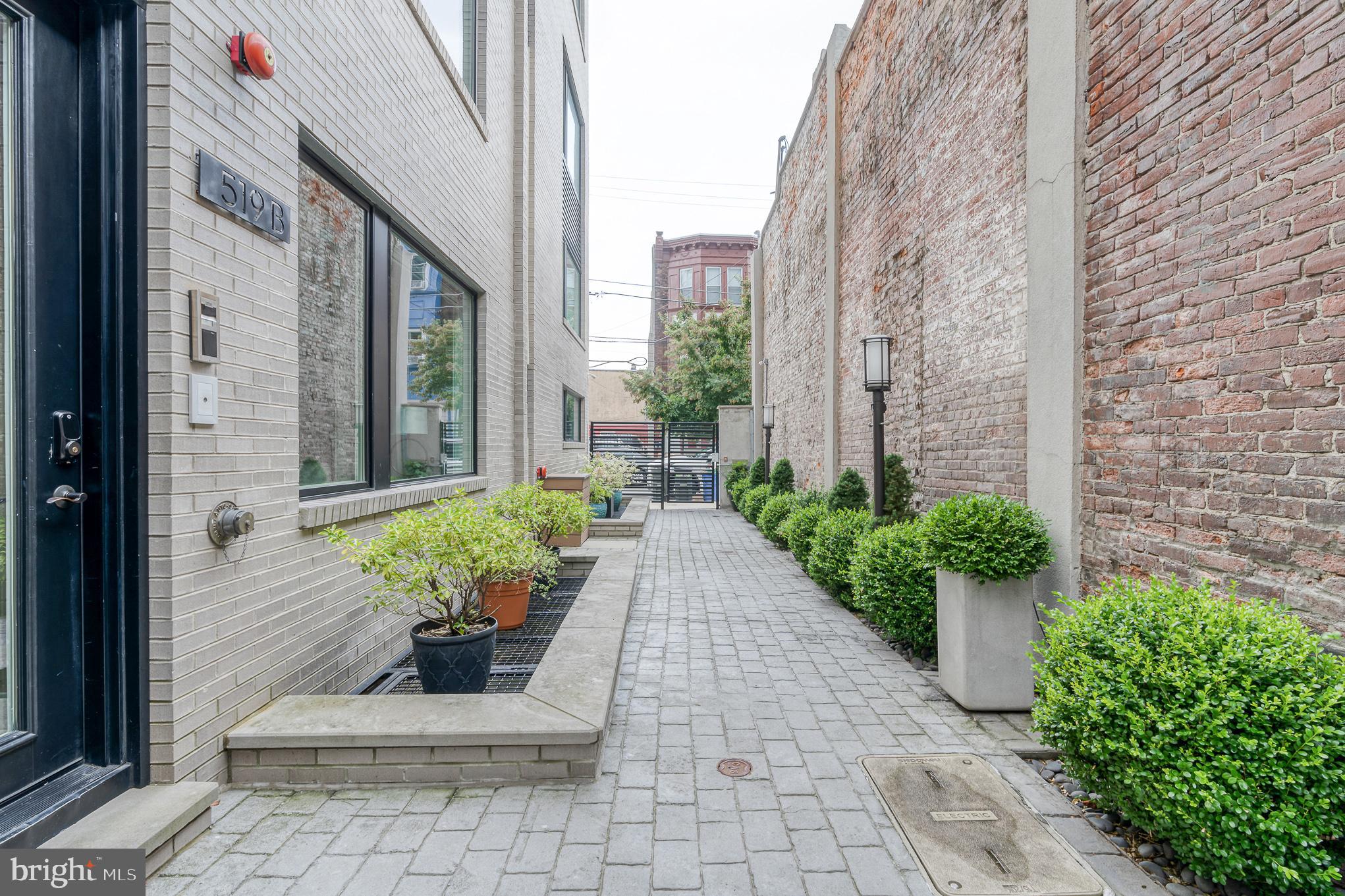 519 Bainbridge STREET Unit: B1