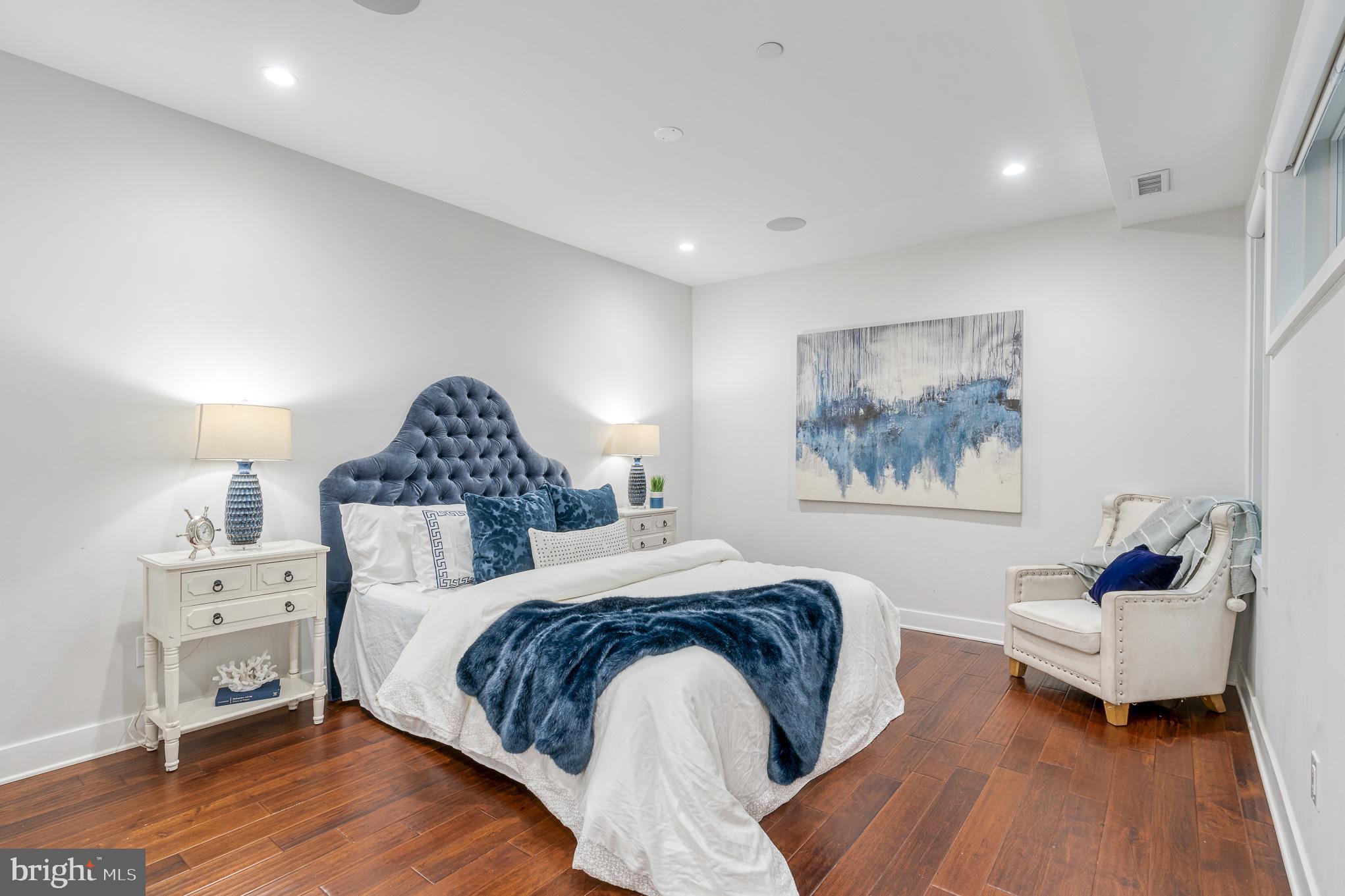519 Bainbridge STREET Unit: B1