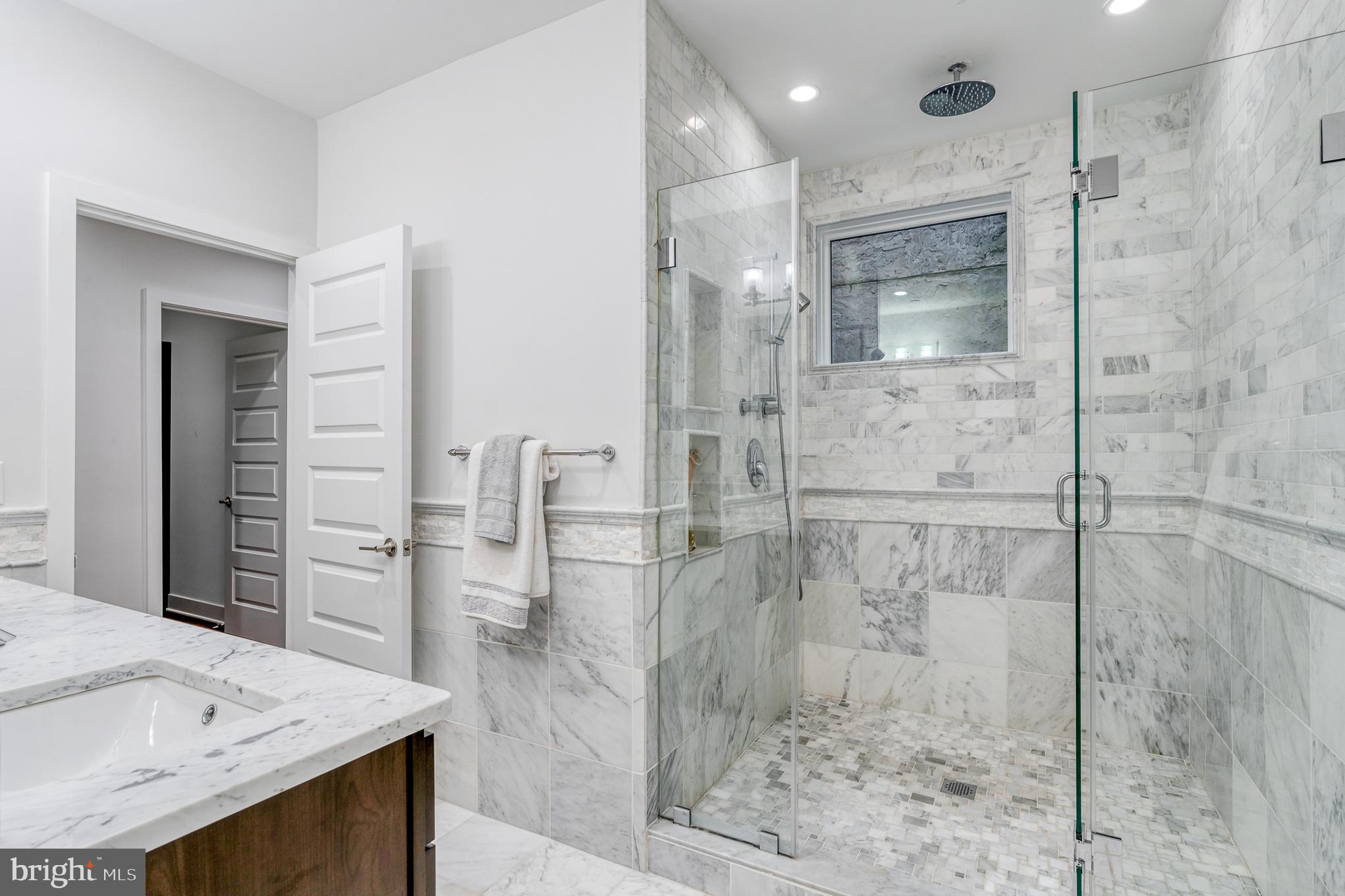 519 Bainbridge STREET Unit: B1
