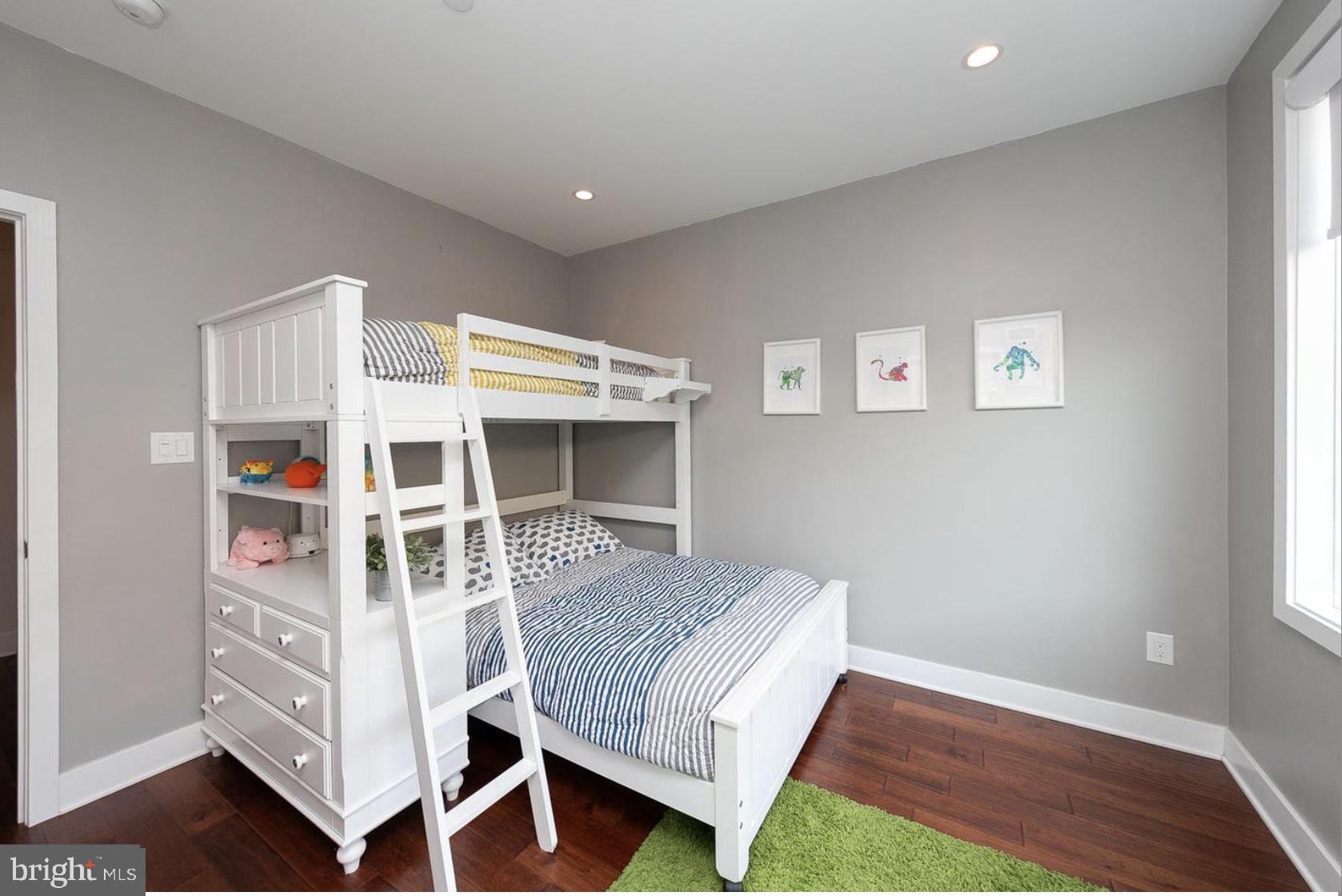 519 Bainbridge STREET Unit: B1