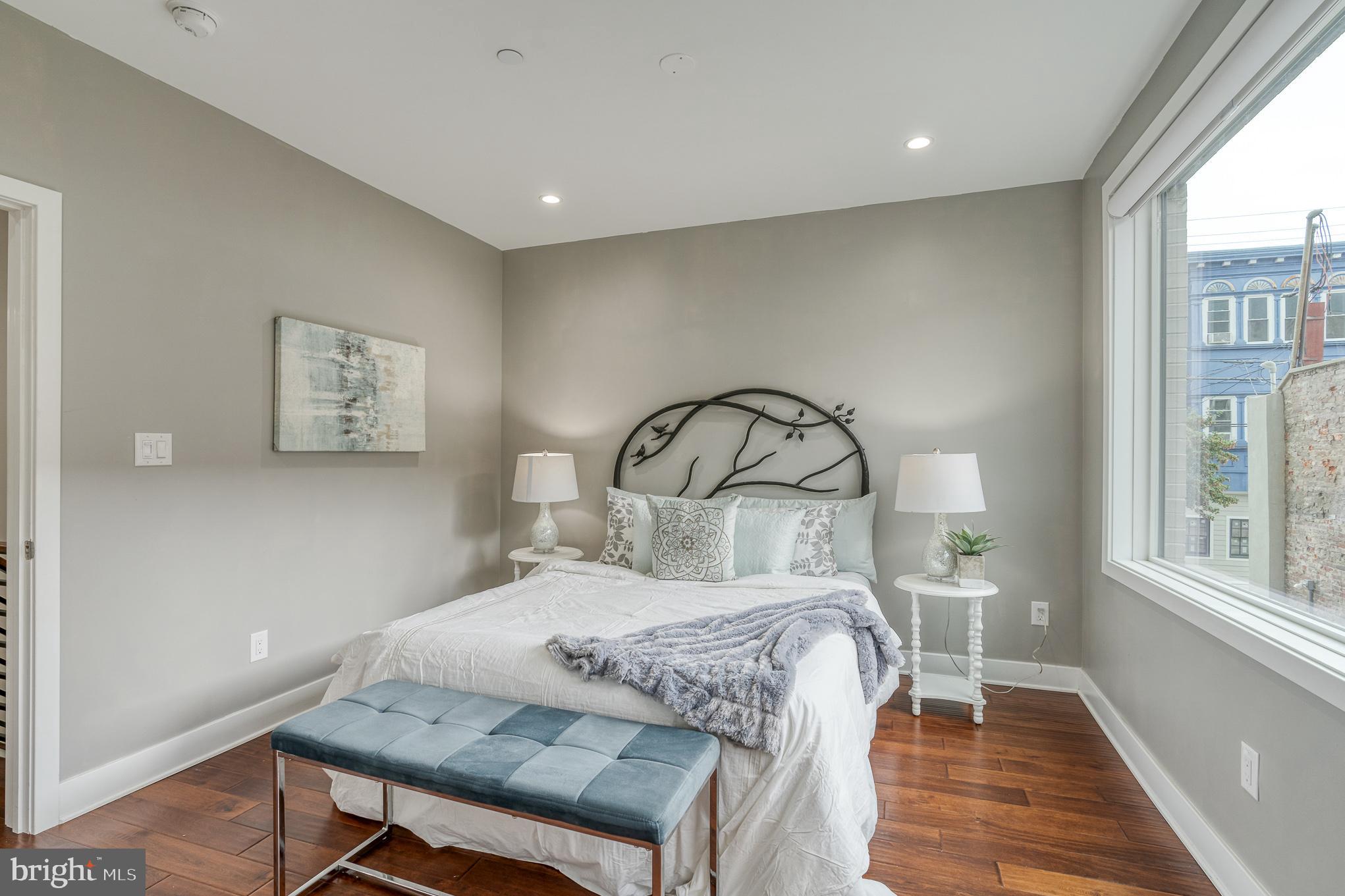 519 Bainbridge STREET Unit: B1