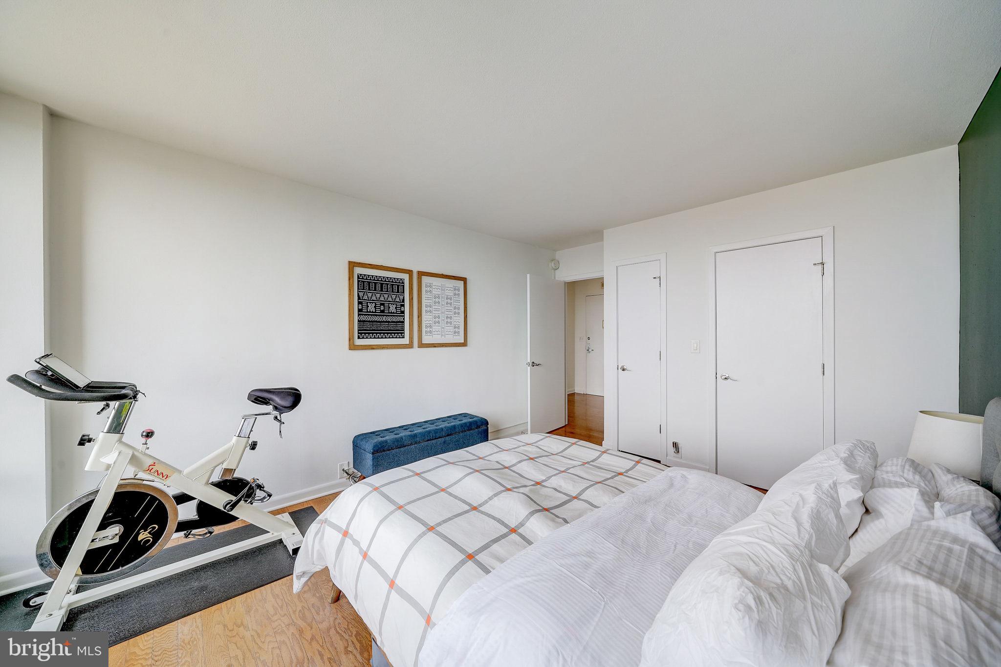 210 Locust St #21c