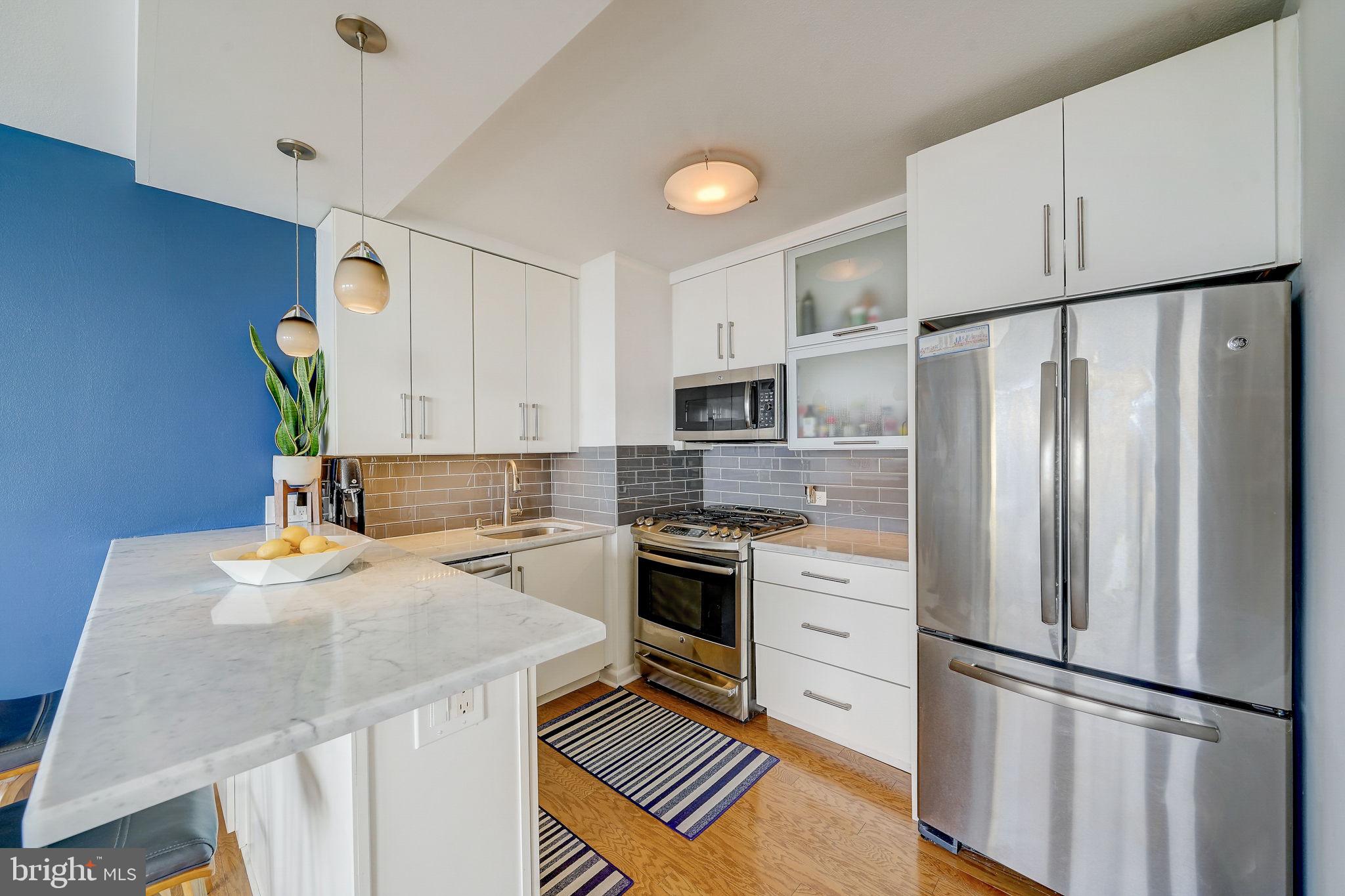 210 Locust St #21c