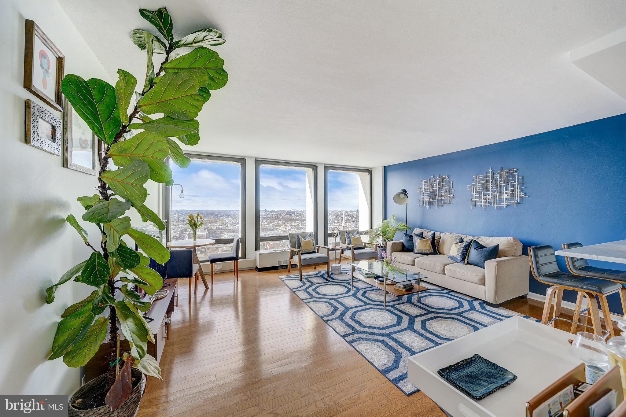 210 Locust St #21c