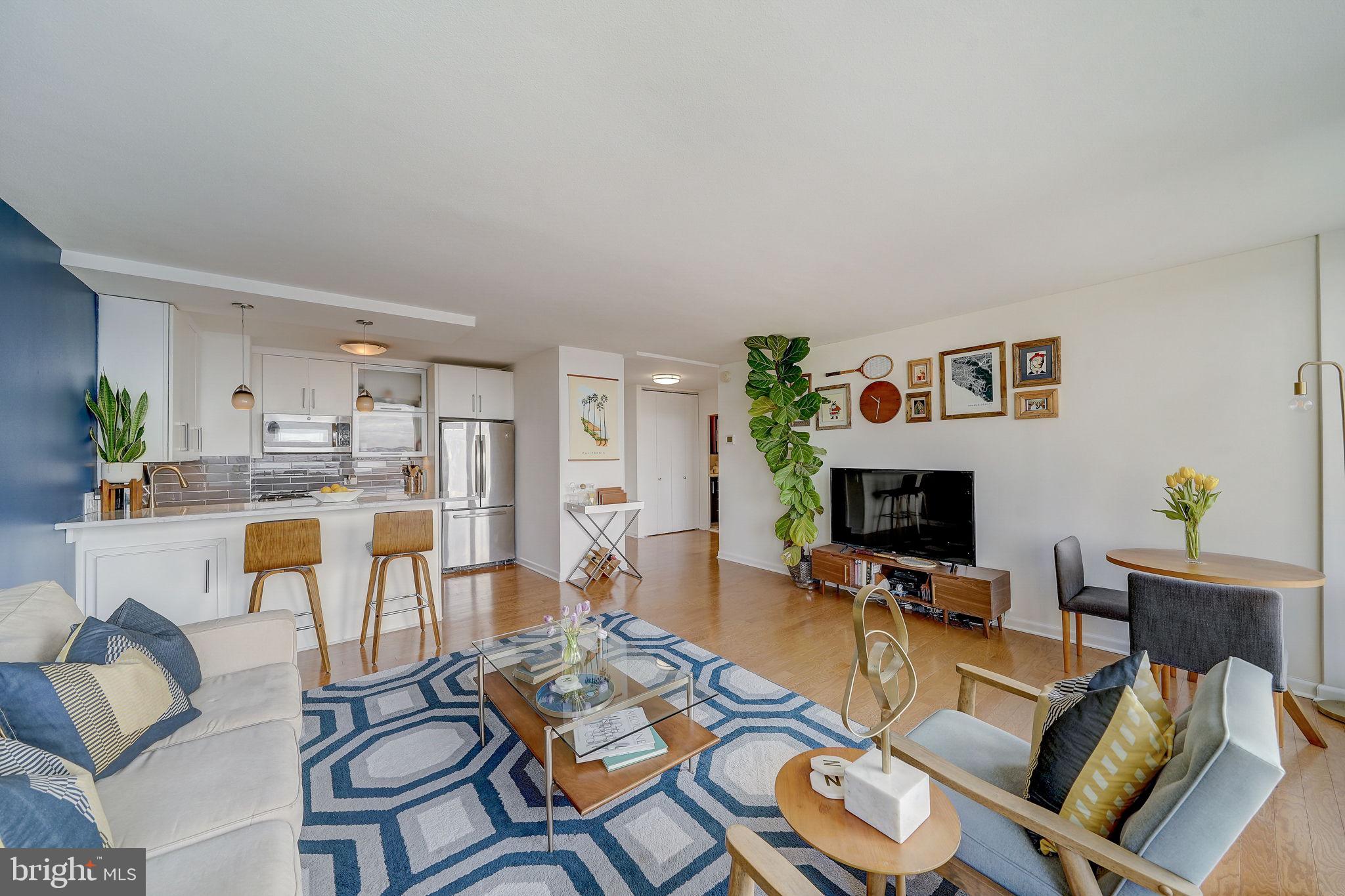 210 Locust St #21c