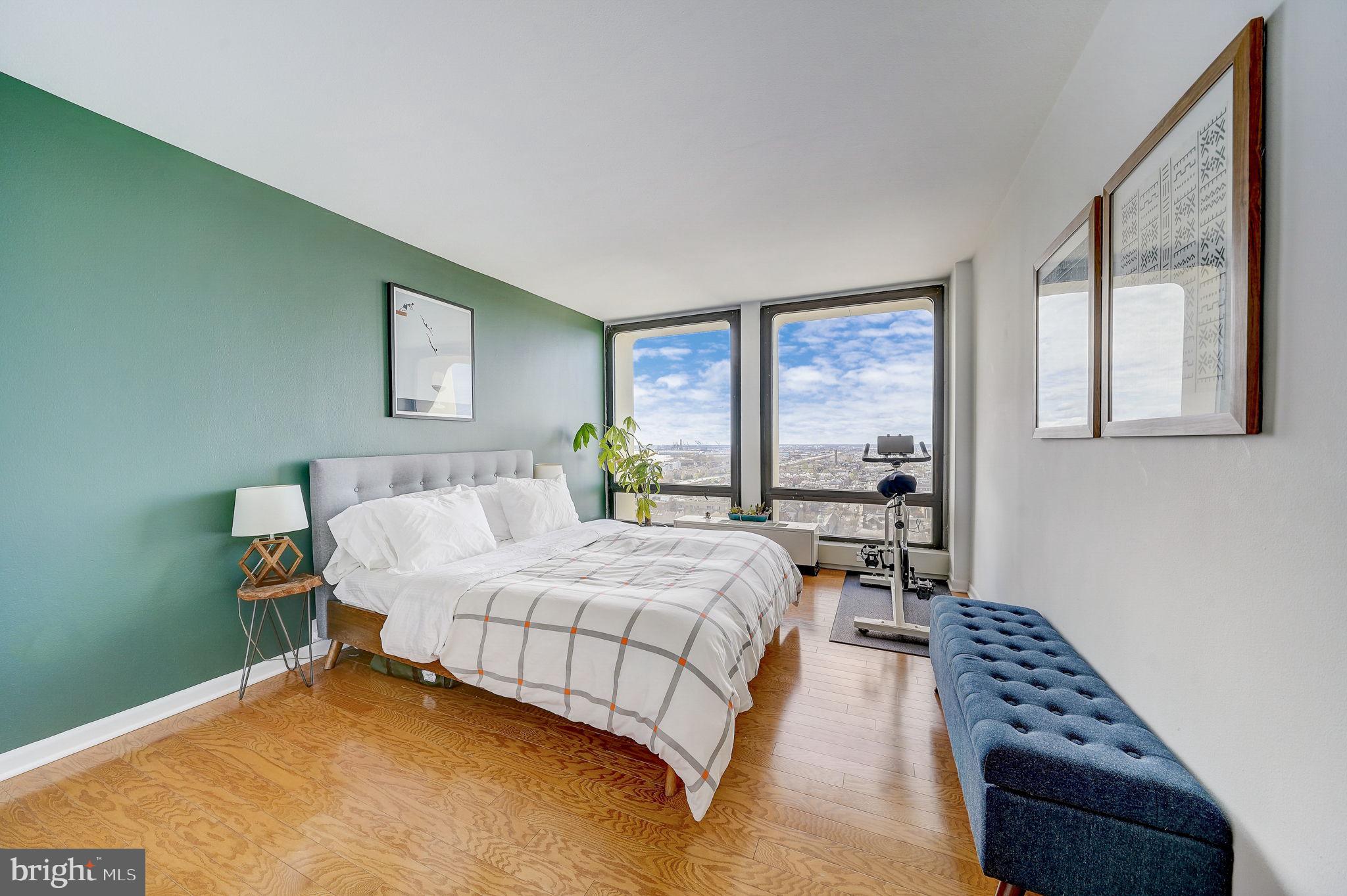 210 Locust St #21c