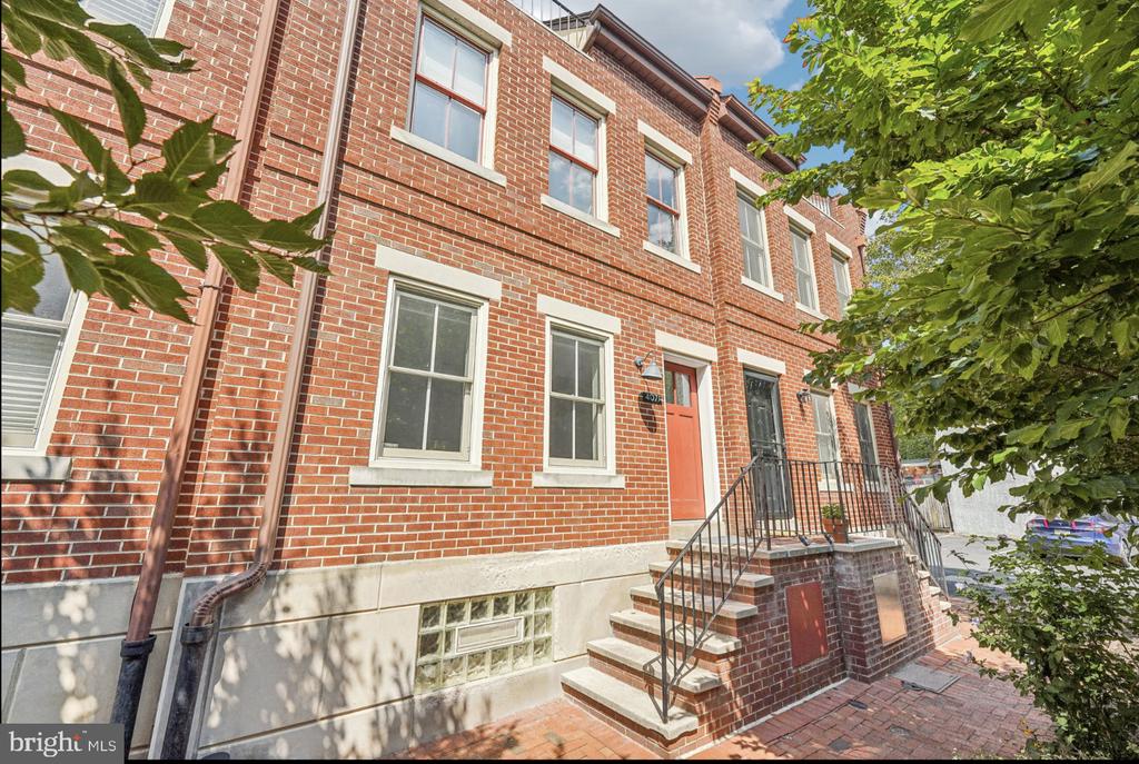 407 Brown St #R