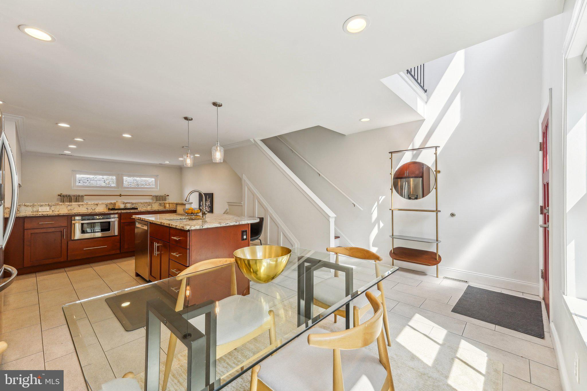 407 Brown St #R