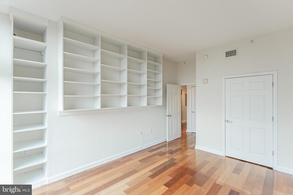 22 S Front St #503