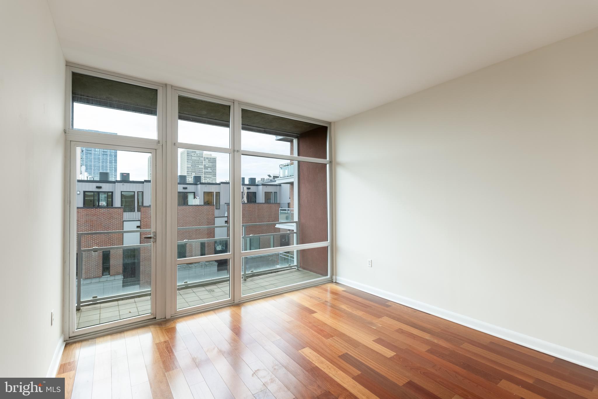 22 S Front St #503