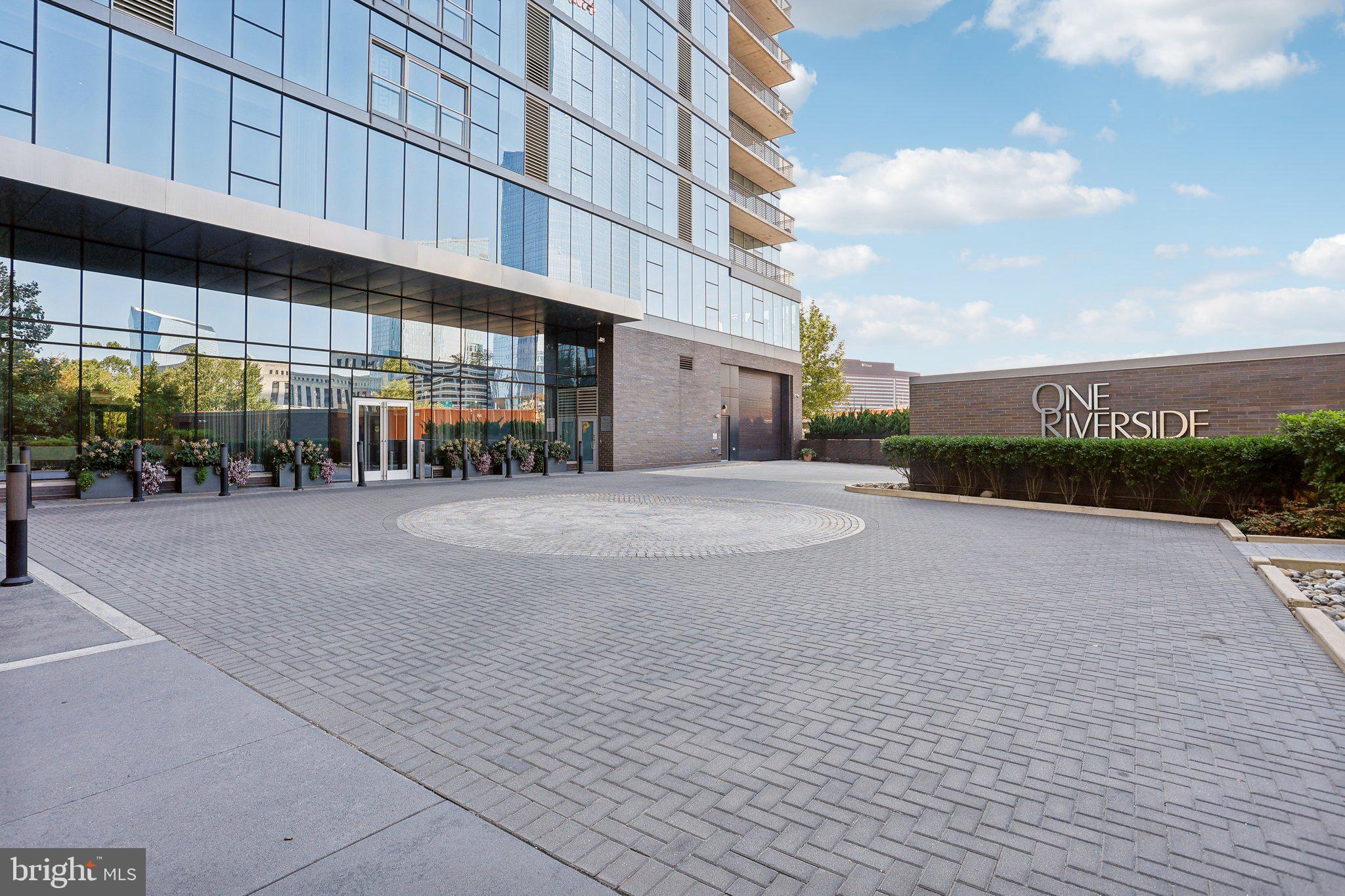 210-20 S 25th St #1502