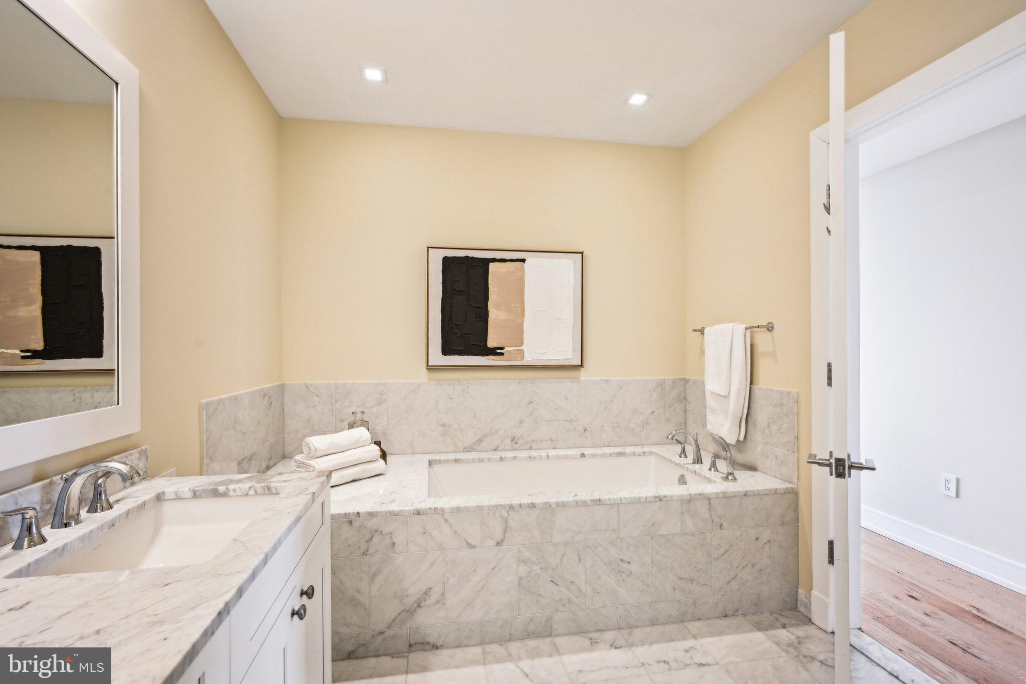 210-20 S 25th St #1502