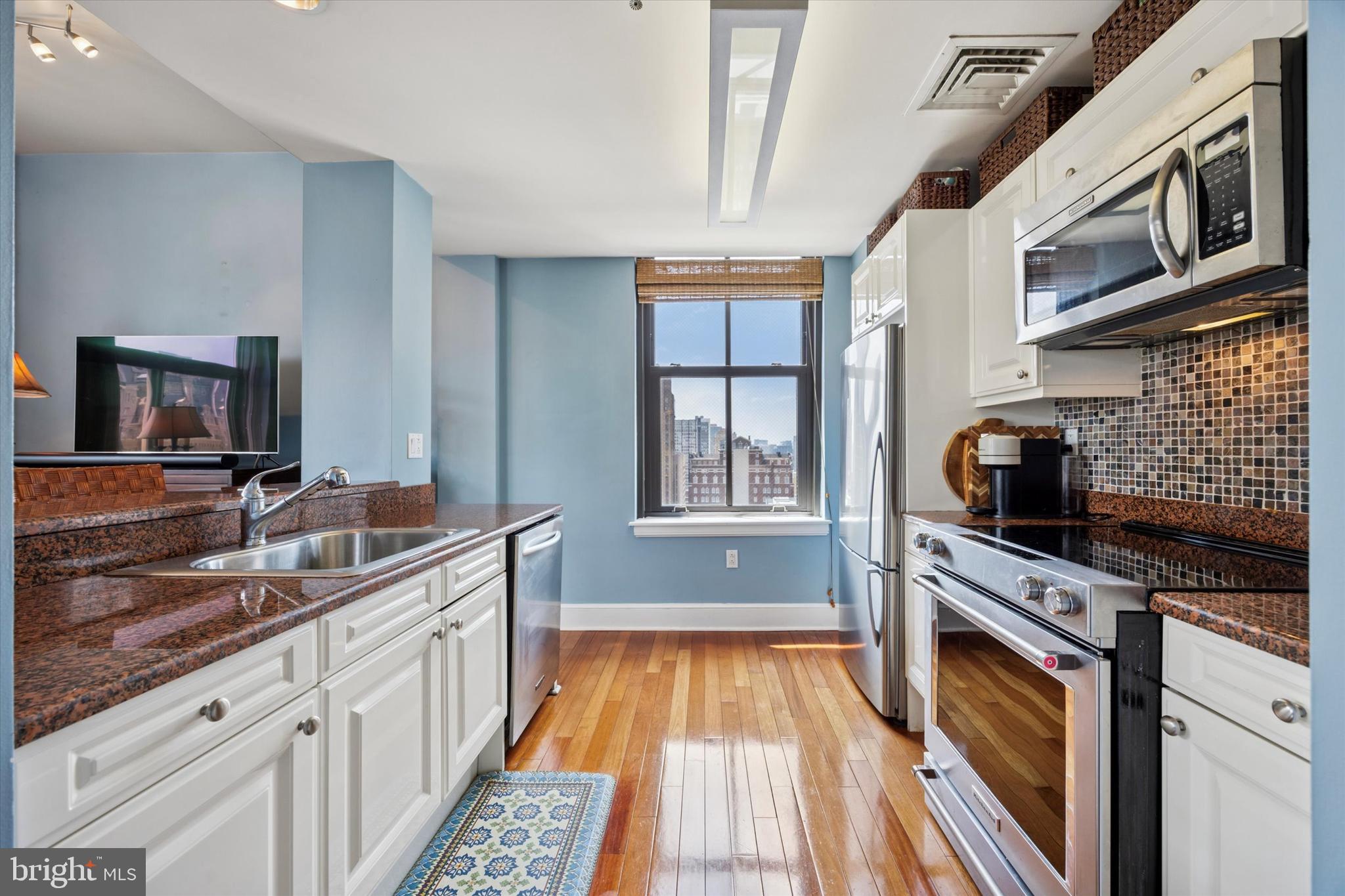 1500 CHESTNUT STREET 18A