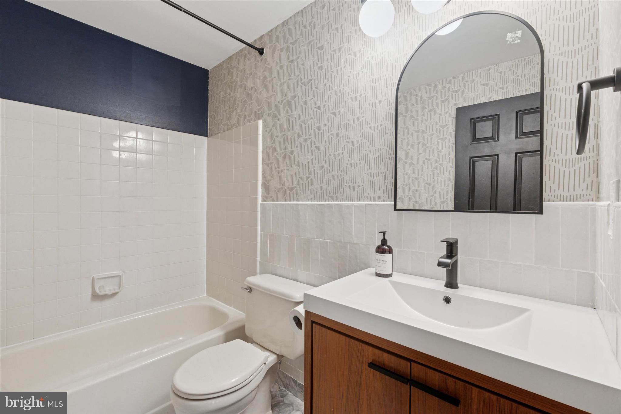 700 N PENNOCK STREET C102