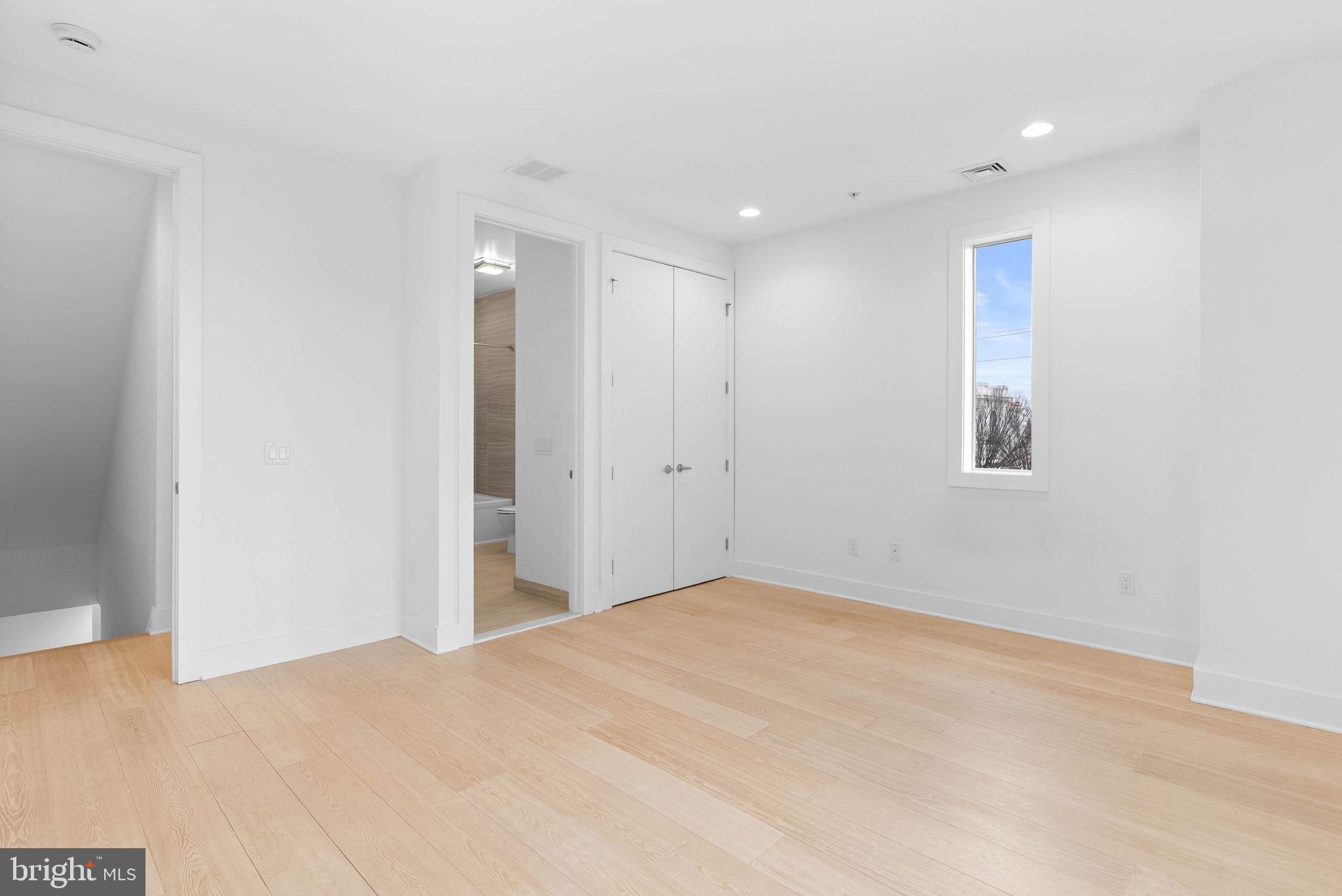 740 S COLUMBUS BOULEVARD 50