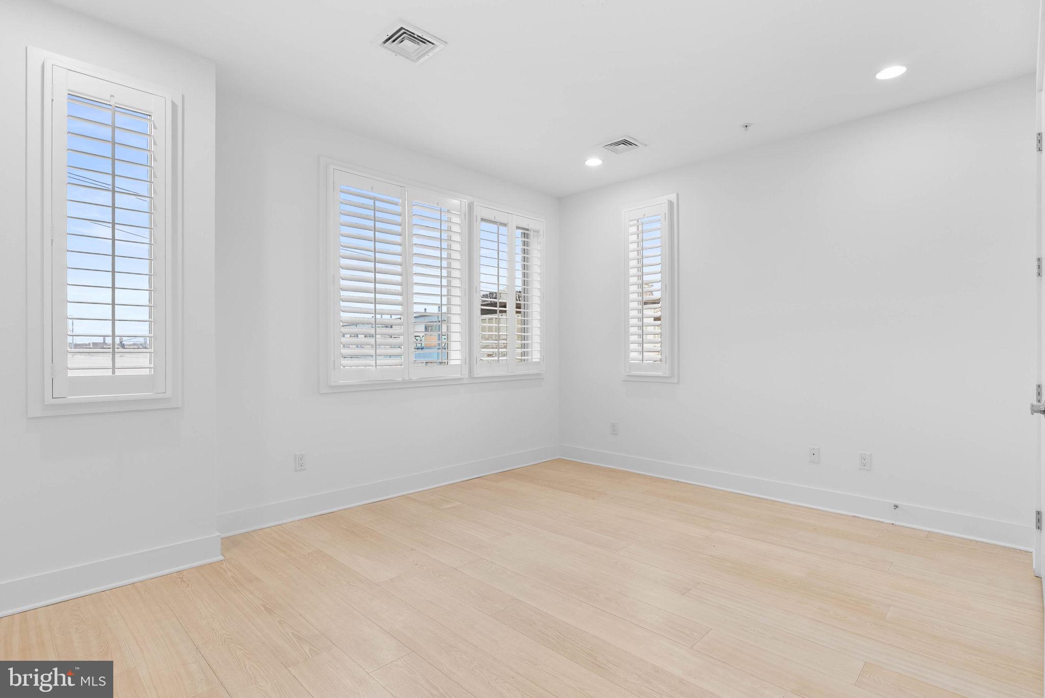 740 S COLUMBUS BOULEVARD 50