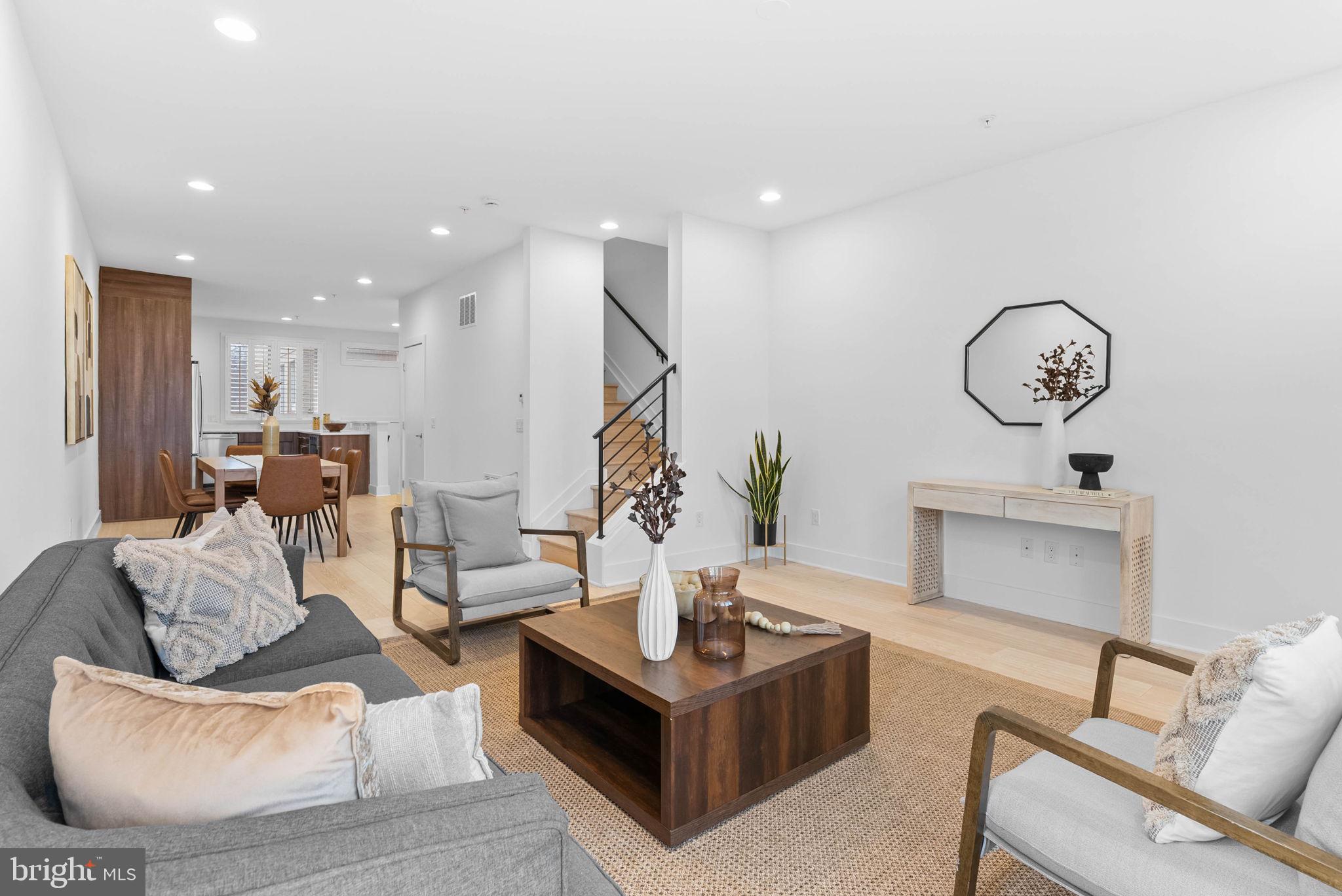 740 S COLUMBUS BOULEVARD 50