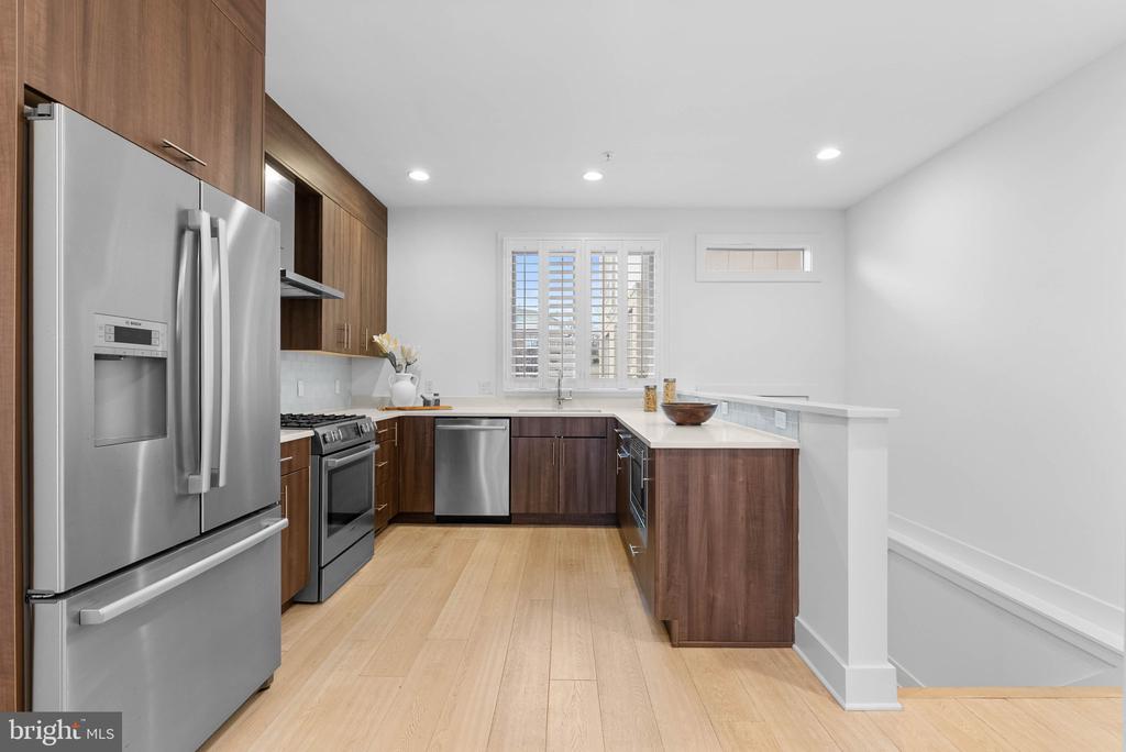 740 S COLUMBUS BOULEVARD 50