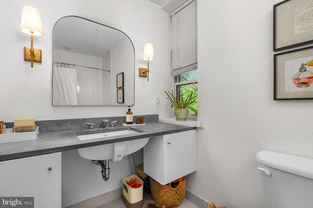 1747 CHRISTIAN STREET Unit: 1