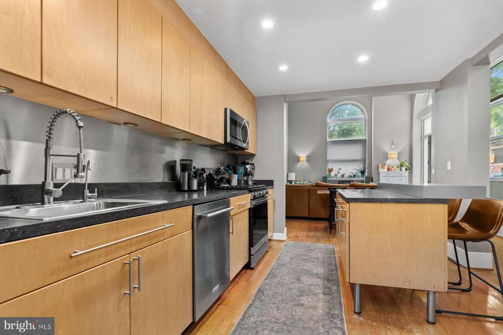1747 CHRISTIAN STREET Unit: 1