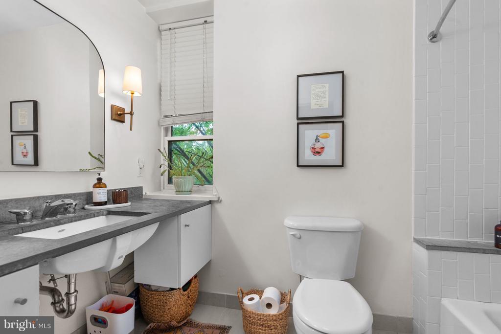 1747 CHRISTIAN STREET Unit: 1