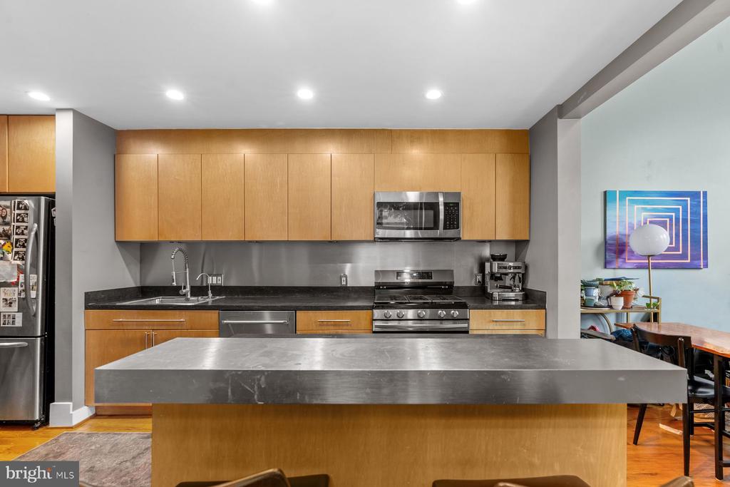 1747 CHRISTIAN STREET Unit: 1