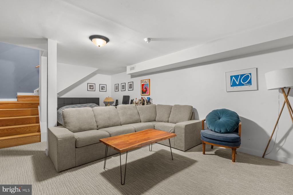 1747 CHRISTIAN STREET Unit: 1