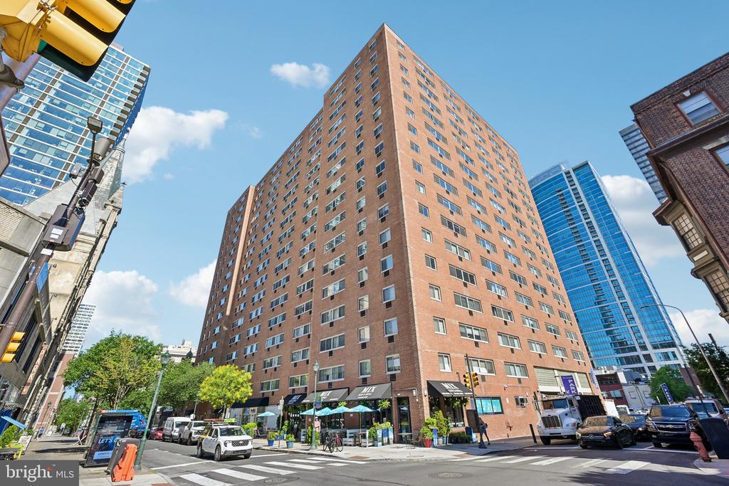 2101 CHESTNUT STREET 606
