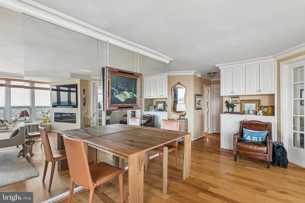 224 W RITTENHOUSE SQUARE Unit: 3010