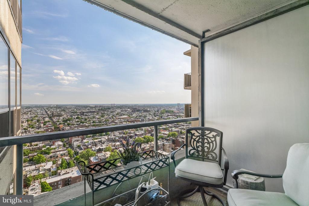 224 W RITTENHOUSE SQUARE Unit: 3010