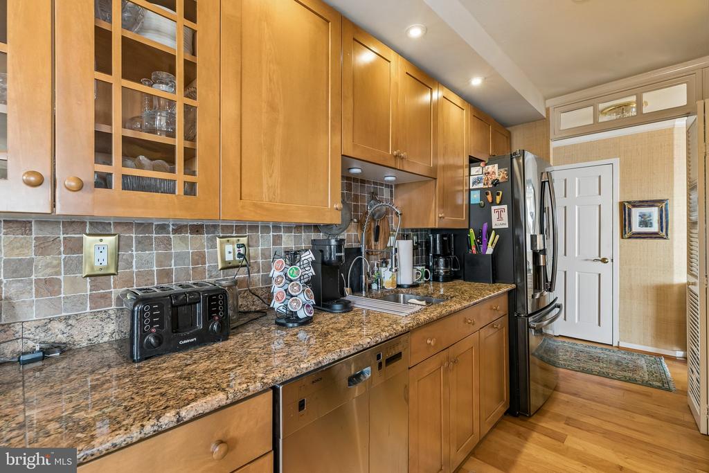 224 W RITTENHOUSE SQUARE Unit: 3010