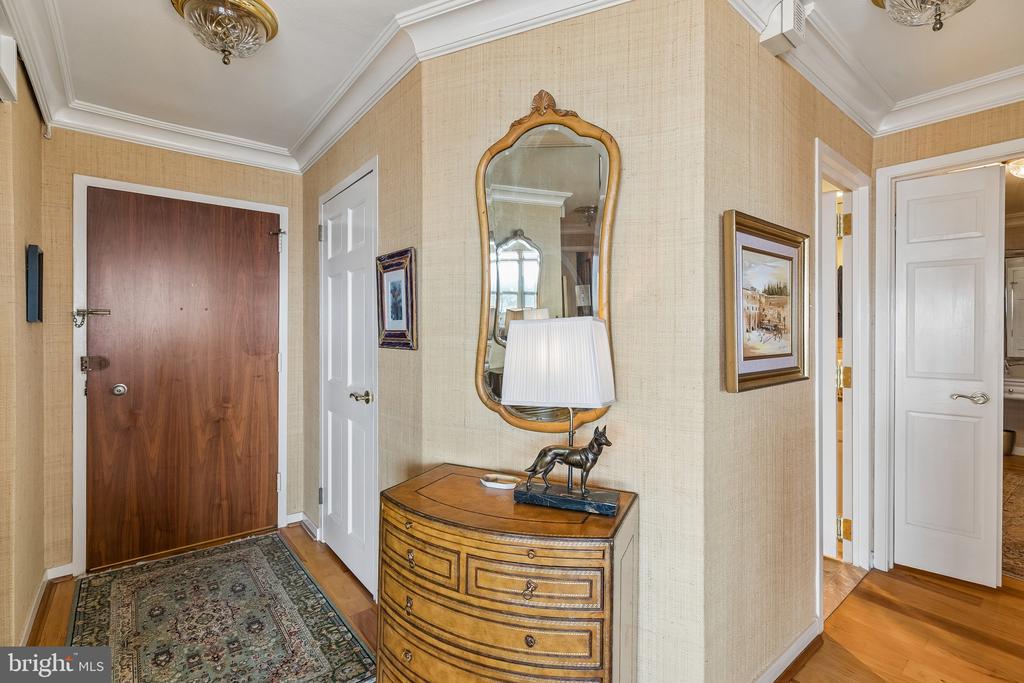 224 W RITTENHOUSE SQUARE Unit: 3010