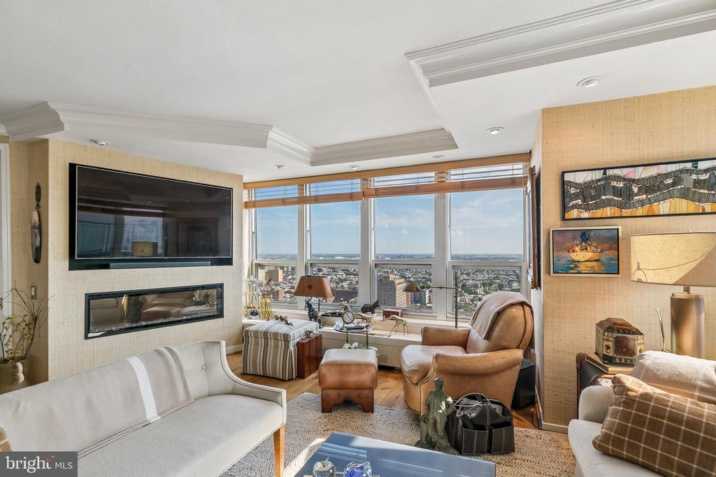 224 W RITTENHOUSE SQUARE Unit: 3010
