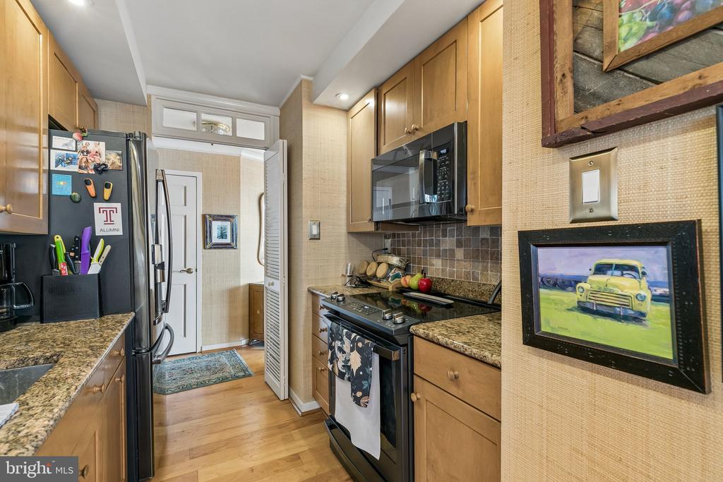 224 W RITTENHOUSE SQUARE Unit: 3010