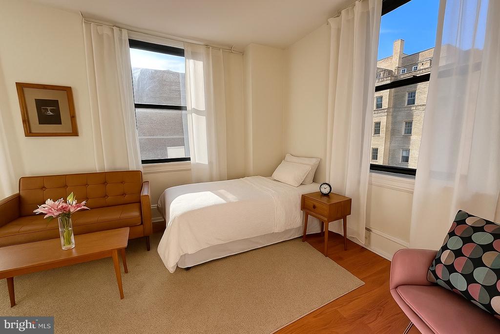 1324 LOCUST STREET Unit: 704