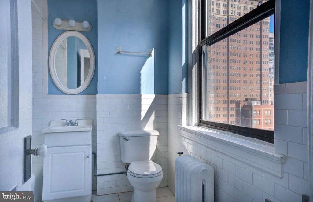 1324 LOCUST STREET Unit: 704
