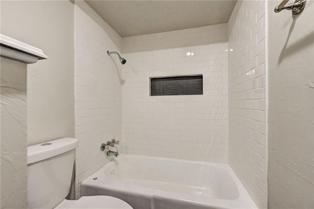 812 N Markwell Avenue