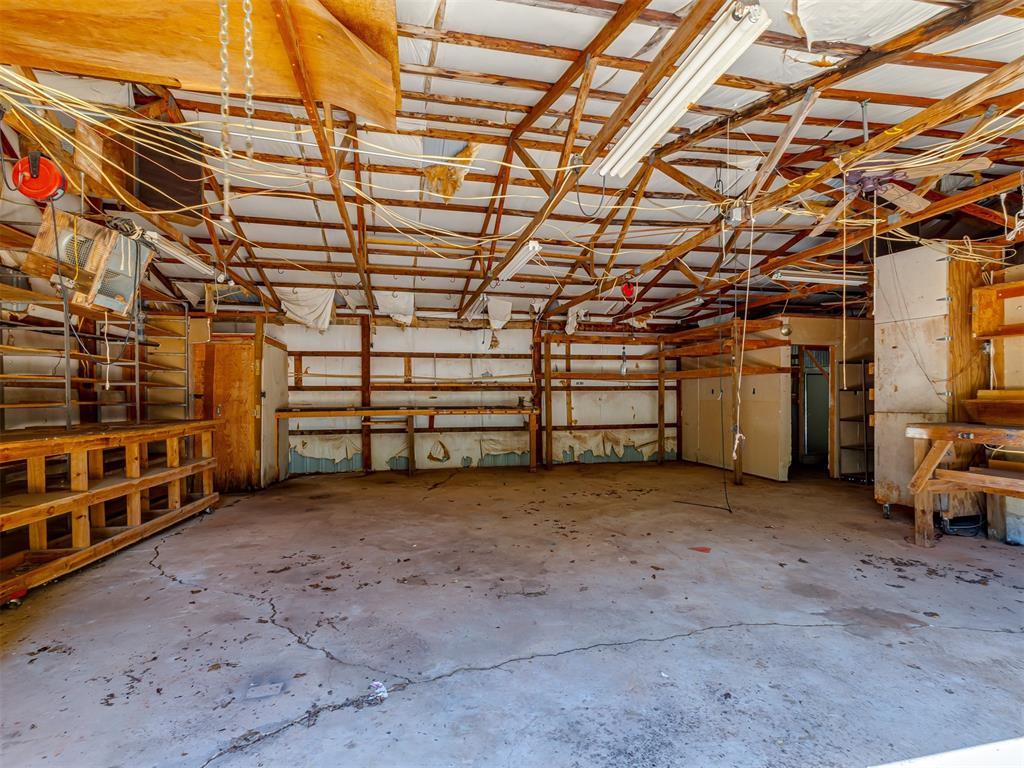 7401 N Rockwell Avenue