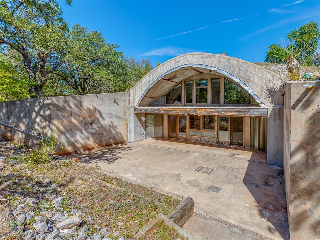 7401 N Rockwell Avenue