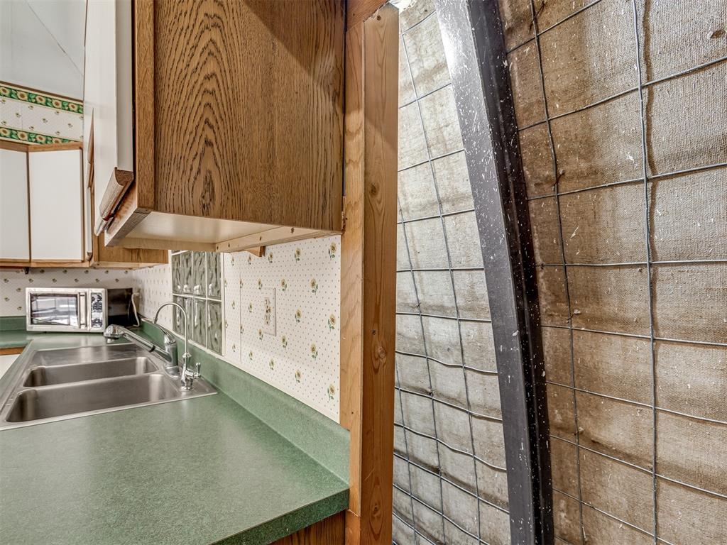 7401 N Rockwell Avenue