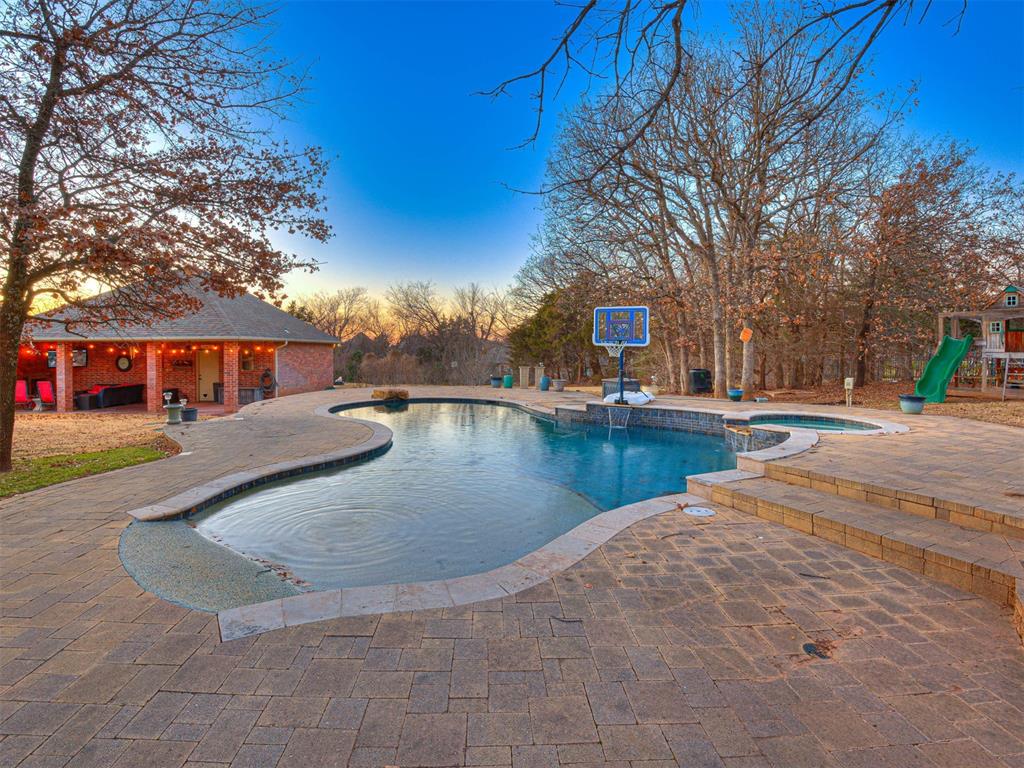 12101 Nandina Circle